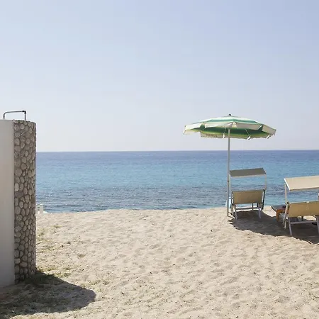 Marinella Beach Apartment Capo Vaticano Exterior photo